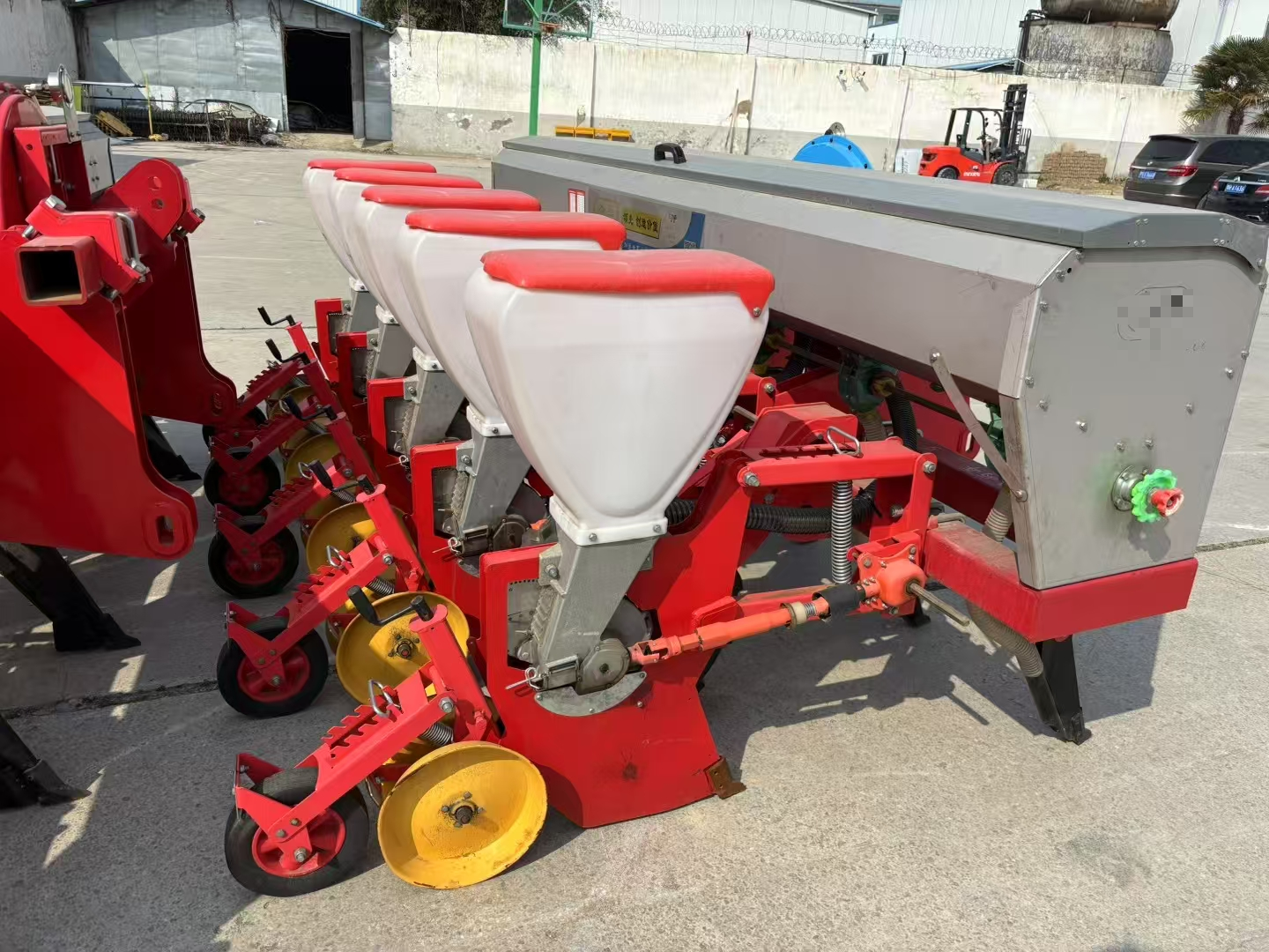 Pneumatic seed planters-4-row heavy-duty